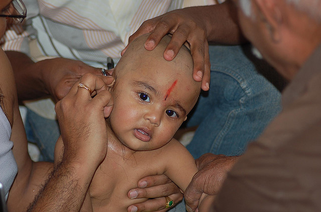 PIERCING D'OREILLE PIERCING D'OREILLE