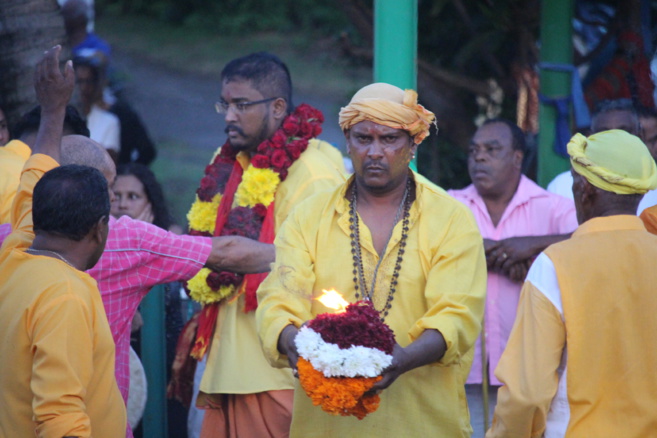 MARCHE SUR LE FEU AU TEMPLE GILLOT 2018