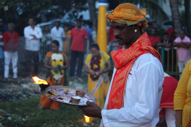MARCHE SUR LE FEU AU TEMPLE GILLOT 2018