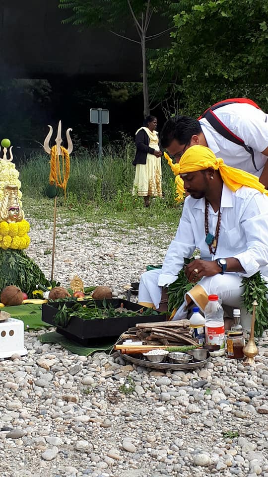 LE TEMPLE DE LYON FÊTE LA DÉESSE MARIAMMAN