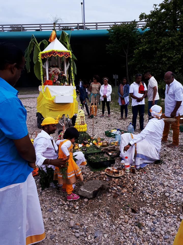 LE TEMPLE DE LYON FÊTE LA DÉESSE MARIAMMAN