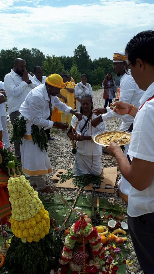 LE TEMPLE DE LYON FÊTE LA DÉESSE MARIAMMAN