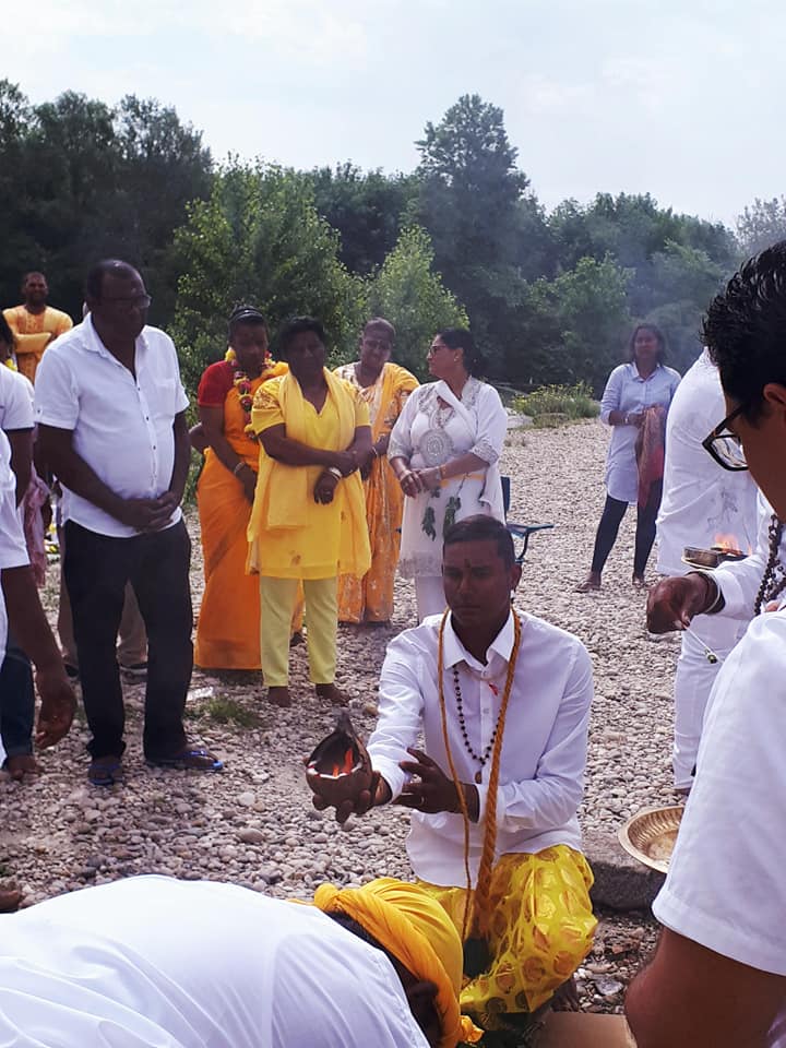 LE TEMPLE DE LYON FÊTE LA DÉESSE MARIAMMAN