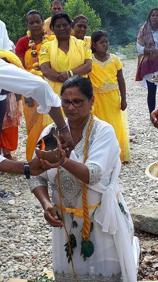 LE TEMPLE DE LYON FÊTE LA DÉESSE MARIAMMAN