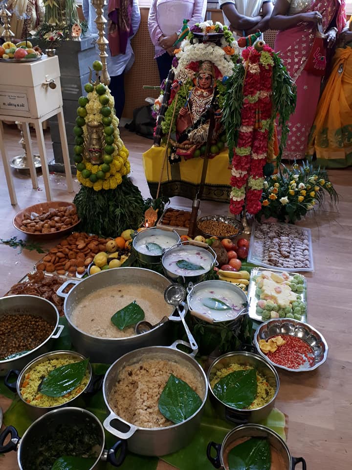LE TEMPLE DE LYON FÊTE LA DÉESSE MARIAMMAN