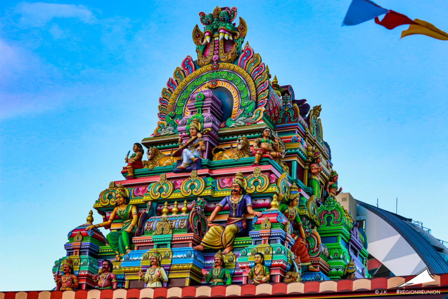 CONSÉCRATION DU TEMPLE MARIAMEN AU CHAUDRON : DIDIER ROBERT VISITE LE KOYIL CONSÉCRATION DU TEMPLE MARIAMEN AU CHAUDRON : DIDIER ROBERT VISITE LE KOYIL