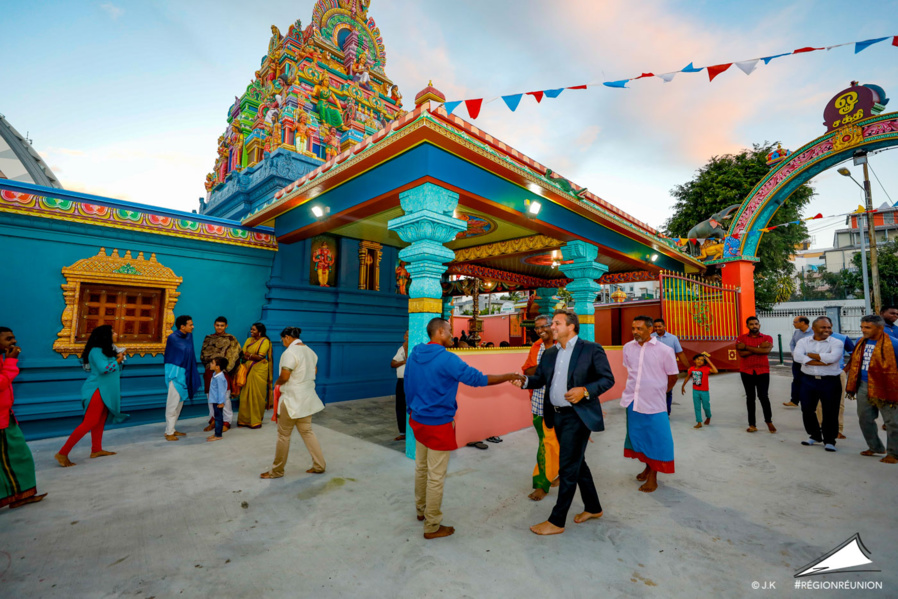 CONSÉCRATION DU TEMPLE MARIAMEN AU CHAUDRON : DIDIER ROBERT VISITE LE KOYIL CONSÉCRATION DU TEMPLE MARIAMEN AU CHAUDRON : DIDIER ROBERT VISITE LE KOYIL