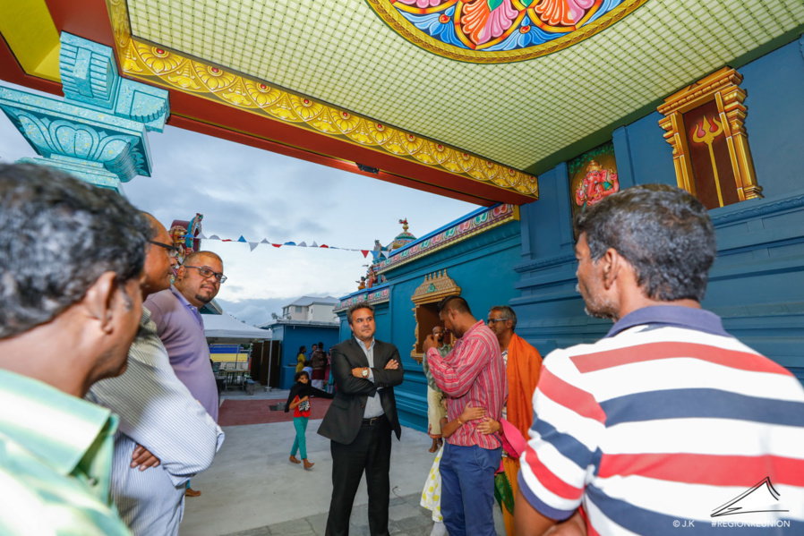 CONSÉCRATION DU TEMPLE MARIAMEN AU CHAUDRON : DIDIER ROBERT VISITE LE KOYIL CONSÉCRATION DU TEMPLE MARIAMEN AU CHAUDRON : DIDIER ROBERT VISITE LE KOYIL