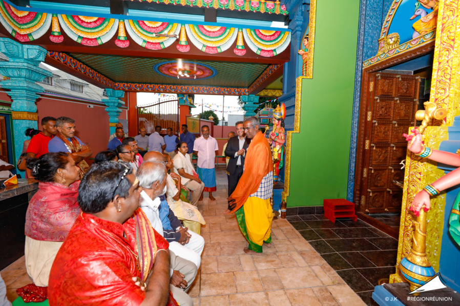 CONSÉCRATION DU TEMPLE MARIAMEN AU CHAUDRON : DIDIER ROBERT VISITE LE KOYIL CONSÉCRATION DU TEMPLE MARIAMEN AU CHAUDRON : DIDIER ROBERT VISITE LE KOYIL