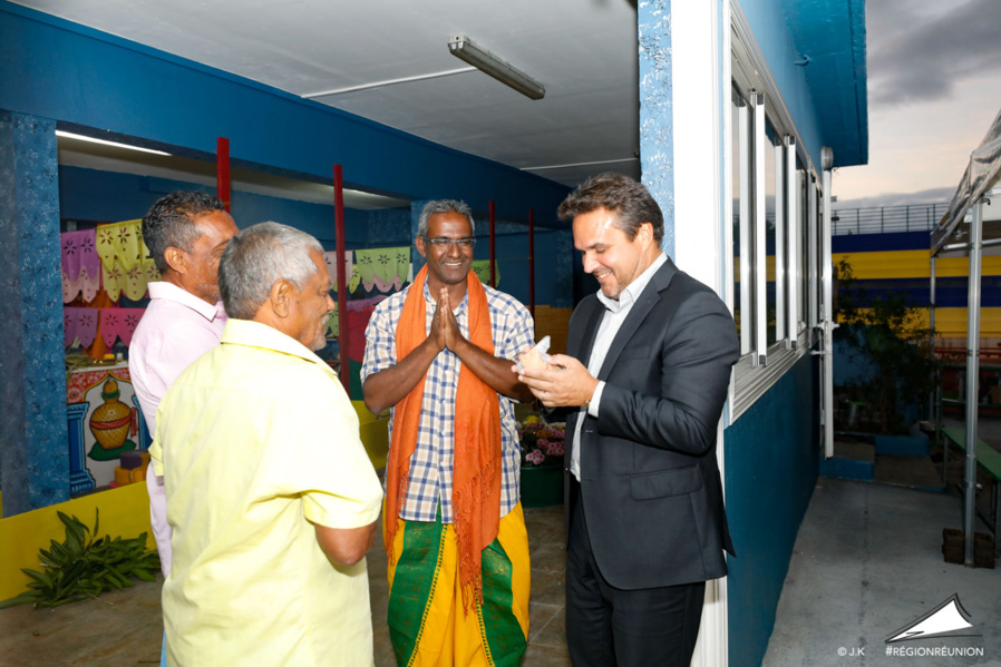 CONSÉCRATION DU TEMPLE MARIAMEN AU CHAUDRON : DIDIER ROBERT VISITE LE KOYIL CONSÉCRATION DU TEMPLE MARIAMEN AU CHAUDRON : DIDIER ROBERT VISITE LE KOYIL