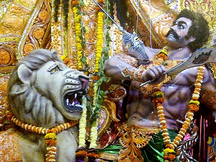 COMMENT LA DÉESSE DURGA A ATTAQUÉ LE DÉMON DURGASURA ? COMMENT LA DÉESSE DURGA A ATTAQUÉ LE DÉMON DURGASURA ?