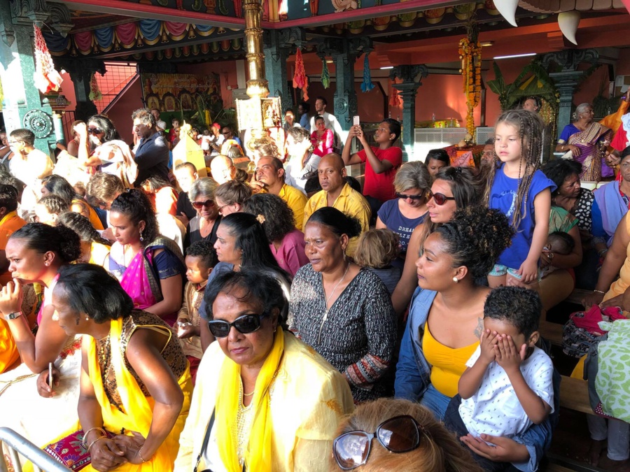 MARCHE SUR LE FEU 2018 AU TEMPLE VILLÈLE À SAINT-PAUL