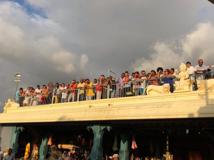 MARCHE SUR LE FEU 2018 AU TEMPLE VILLÈLE À SAINT-PAUL