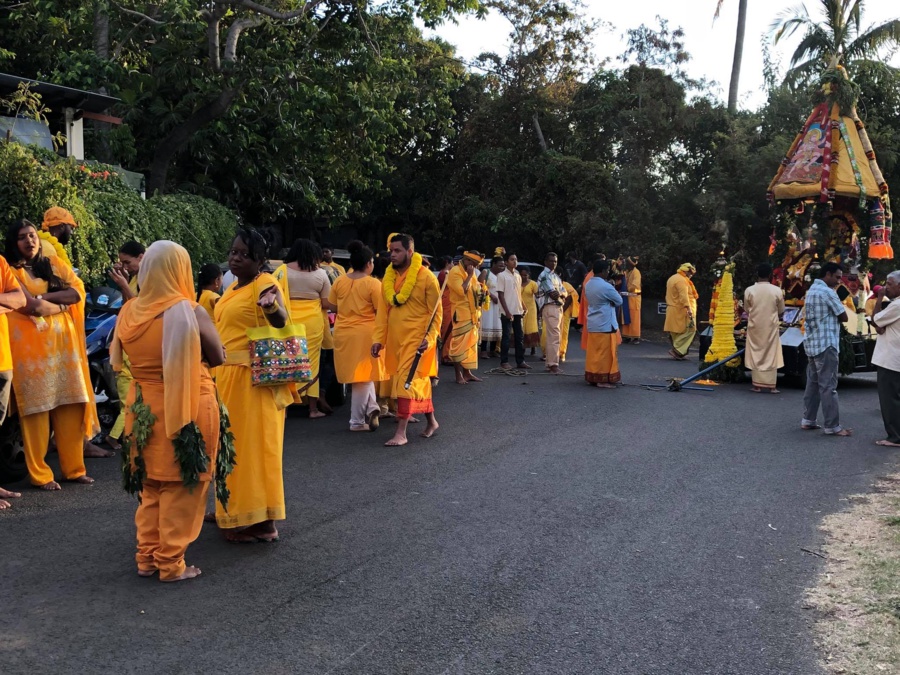 MARCHE SUR LE FEU 2018 AU TEMPLE VILLÈLE À SAINT-PAUL