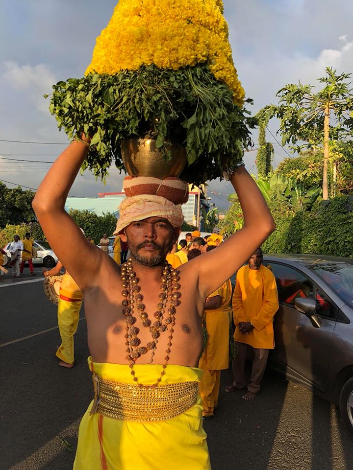 MARCHE SUR LE FEU 2018 AU TEMPLE VILLÈLE À SAINT-PAUL