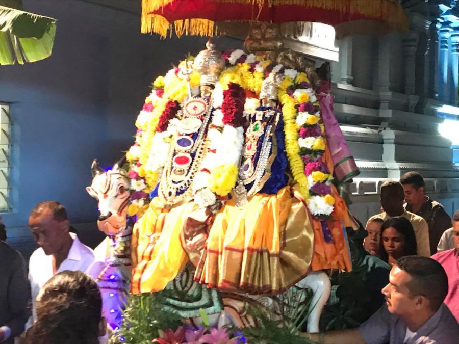 DÉBUT DE SHIVA TIROUVARNAM BRAHMOTSAVAM AU TEMPLE CHOCALINGOM MINATCHY DE TAMATAVE 
