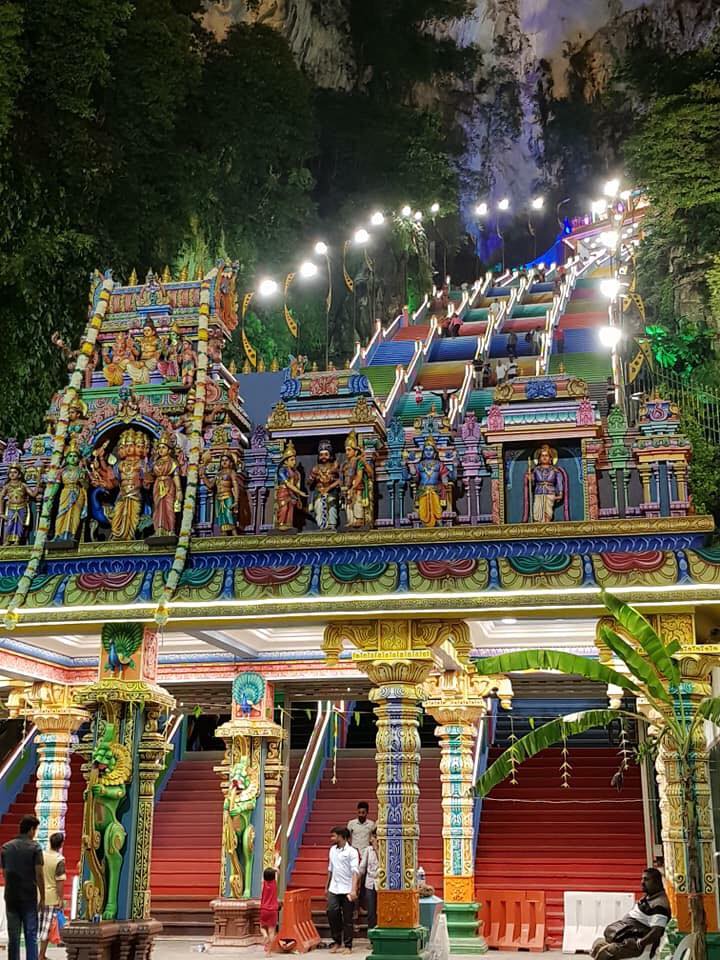 NOUVELLES PEINTURES DU TEMPLE BATU CAVES EN MALAISIE : VERS L’ILLÉGALITÉ 