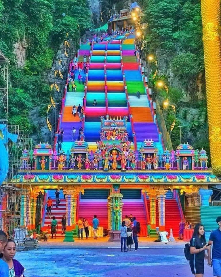 NOUVELLES PEINTURES DU TEMPLE BATU CAVES EN MALAISIE : VERS L’ILLÉGALITÉ 