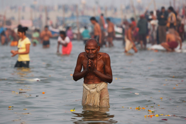 IMPORTANCE DE SE BAIGNER DANS LE GANGE À VARANASI IMPORTANCE DE SE BAIGNER DANS LE GANGE À VARANASI