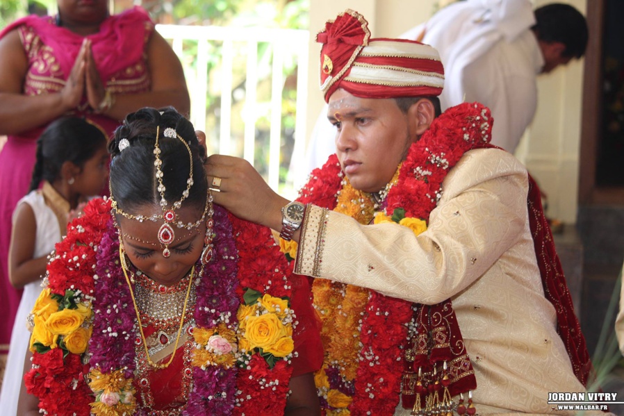 LES SECRETS DES TRADITIONS DU MARIAGE HINDOU LES SECRETS DES TRADITIONS DU MARIAGE HINDOU