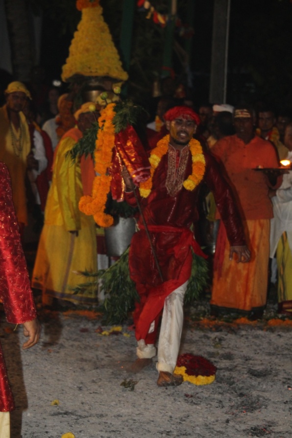 MARCHE SUR LE FEU 2019 AU TEMPLE GILLOT DE SAINTE-MARIE 