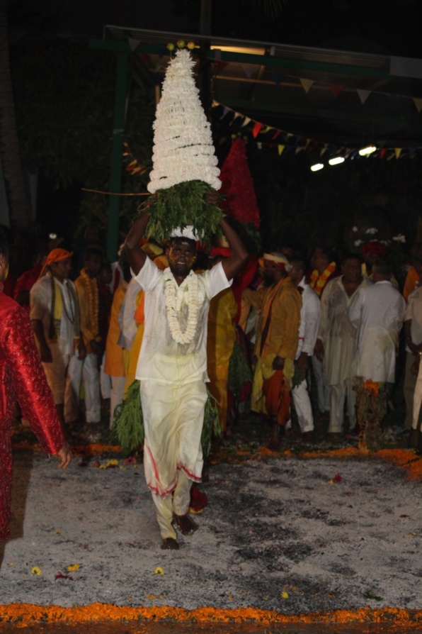 MARCHE SUR LE FEU 2019 AU TEMPLE GILLOT DE SAINTE-MARIE 