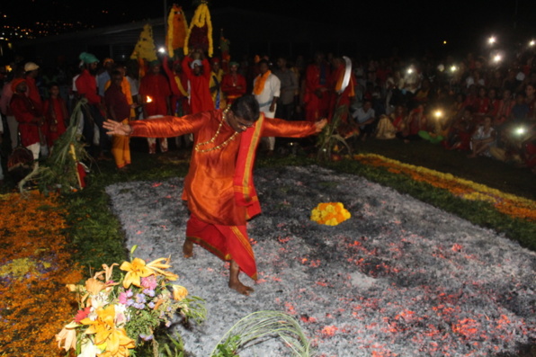 MARCHE SUR LE FEU 2019 À LA CHAPELLE KARLY PRIMAT DE SAINT-DENIS MARCHE SUR LE FEU 2019 À LA CHAPELLE KARLY PRIMAT DE SAINT-DENIS