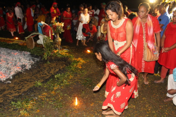 MARCHE SUR LE FEU 2019 À LA CHAPELLE KARLY PRIMAT DE SAINT-DENIS 
