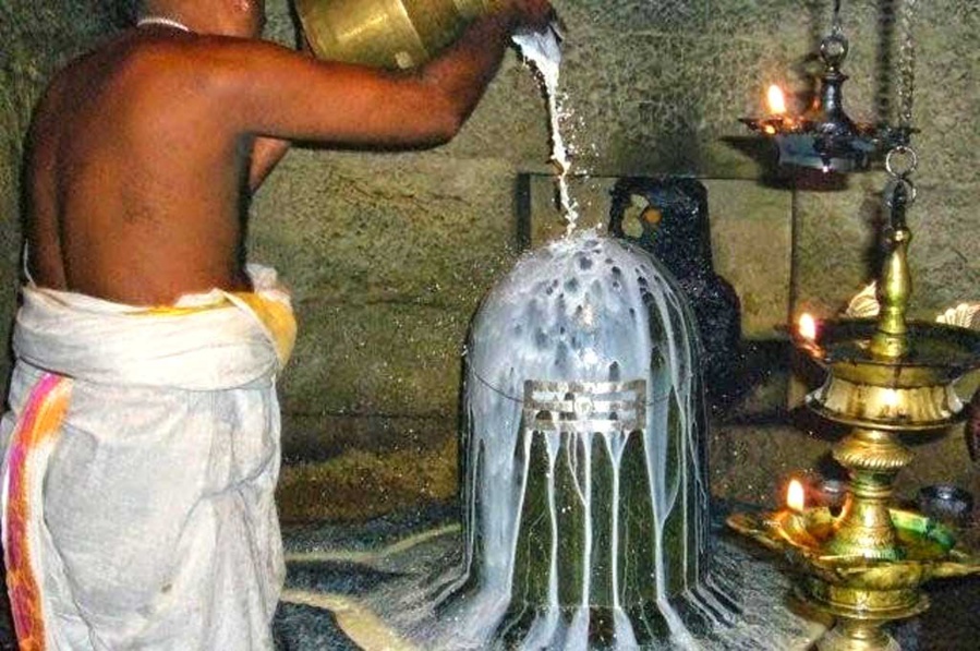 LE RUDRABHISHEKAM SIGNIFIE QUE TOUT EST SHIVA