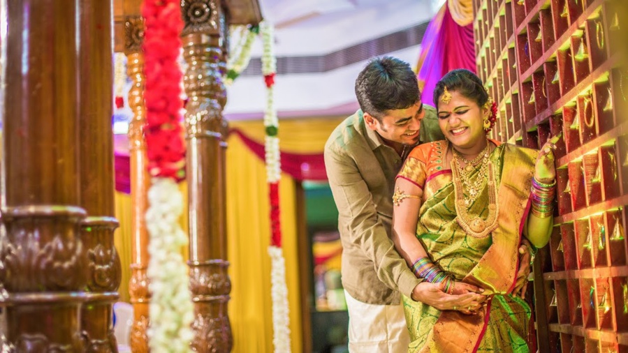 SEEMANTHAM : CÉRÉMONIE POUR LES FEMMES ENCEINTES SEEMANTHAM : CÉRÉMONIE POUR LES FEMMES ENCEINTES