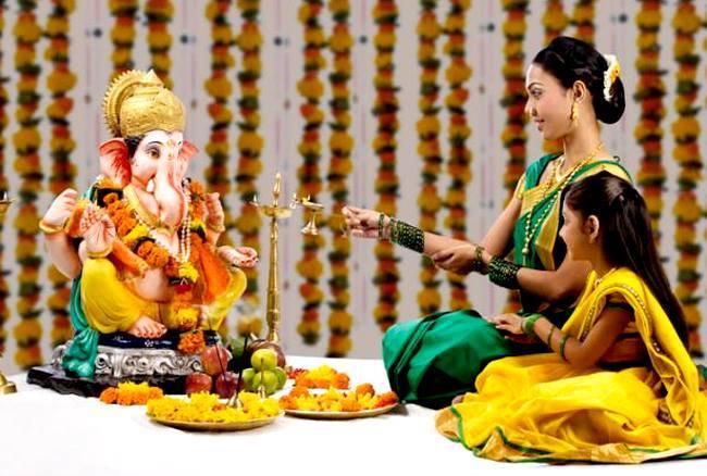 PRIÈRES SIMPLES ET MANTRAS DE GANESH POUR GANESHA CHATURTHI PRIÈRES SIMPLES ET MANTRAS DE GANESH POUR GANESHA CHATURTHI