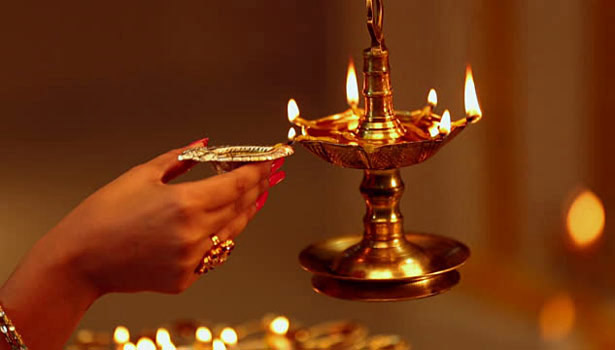 SIGNIFICATION SYMBOLIQUE DE L'ECLAIRAGE D'UNE LAMPE DANS LA MAISON SIGNIFICATION SYMBOLIQUE DE L'ECLAIRAGE D'UNE LAMPE DANS LA MAISON