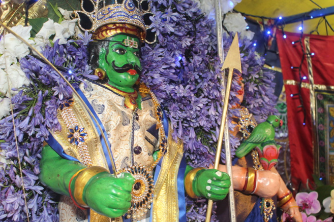 11EME FÊTE DÉDIÉE AU SEIGNEUR KRISHNA POUR LA MARCHE SUR LE FEU AU TEMPLE PANDIALE PRIMAT 
