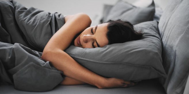 UNE ENTREPRISE INDIENNE VA PAYER 1 300 € DES PERSONNES... POUR DORMIR 