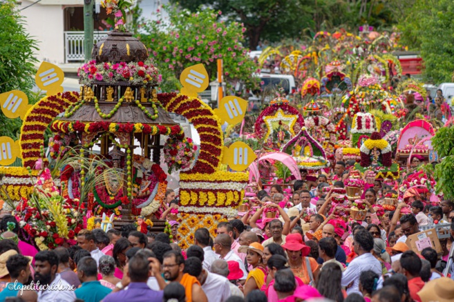 THAIPUSAM CAVADEE 2020 AU TEMPLE TI-BAZAR DE SAINT-ANDRÉ 