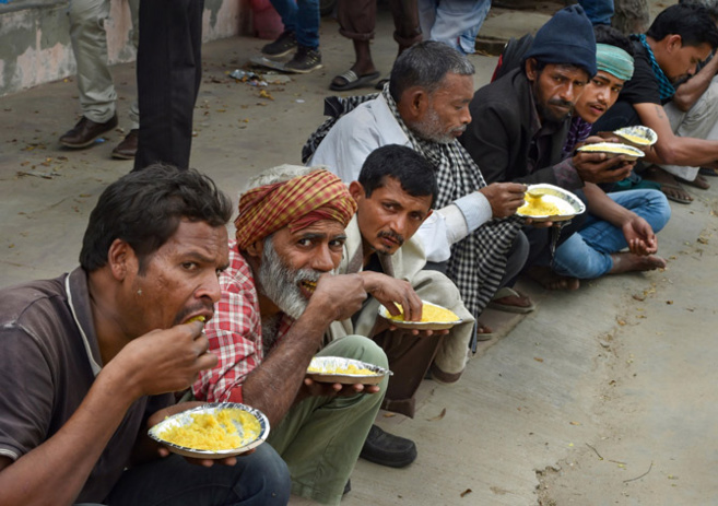 CORONAVIRUS : DANS L'INDE CONFINÉE, LA COURSE CONTRE LA FAIM