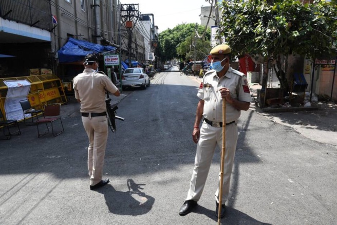CORONAVIRUS : EN INDE, DES TOURISTES VIOLENT LE CONFINEMENT, DOIVENT ECRIRE 500 FOIS PARDON