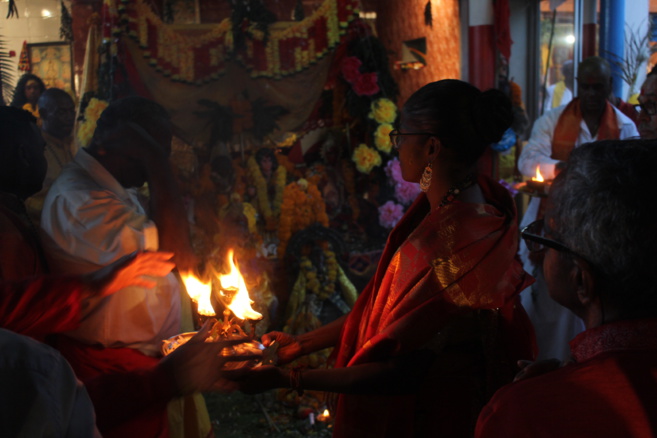 MARCHE SUR LE FEU AU TEMPLE VAÏTY 2020