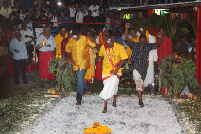 MARCHE SUR LE FEU AU TEMPLE VAÏTY 2020 MARCHE SUR LE FEU AU TEMPLE VAÏTY 2020