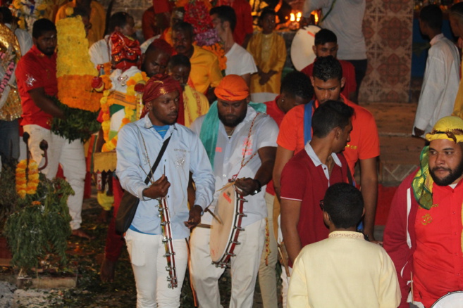 MARCHE SUR LE FEU AU TEMPLE VAÏTY 2020