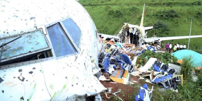 INDE : AU MOINS 18 PERSONNES TUÉES ET 120 BLESSES DANS UN ACCIDENT D'AVION 