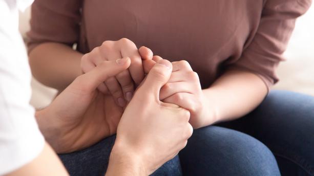 ÉTAPES SIMPLES POUR PARDONNER À QUELQU'UN ÉTAPES SIMPLES POUR PARDONNER À QUELQU'UN