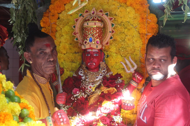 MARCHE SUR LE FEU AU TEMPLE KARLY PRIMAT 2021 À ST-DENIS MARCHE SUR LE FEU AU TEMPLE KARLY PRIMAT 2021 À ST-DENIS