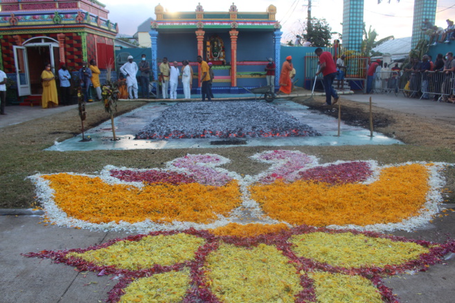 MARCHE SUR LE FEU 2021 AU TEMPLE PANDIALÉ PRIMAT MARCHE SUR LE FEU 2021 AU TEMPLE PANDIALÉ PRIMAT