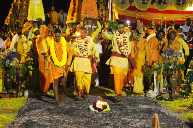 MARCHE SUR LE FEU 2021 AU TEMPLE PANDIALÉ PRIMAT MARCHE SUR LE FEU 2021 AU TEMPLE PANDIALÉ PRIMAT