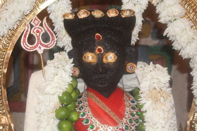 MARCHE SUR LE FEU 2022 AU TEMPLE SHRI DEVI PANDIALÉ, CASERNES ST-PIERRE 