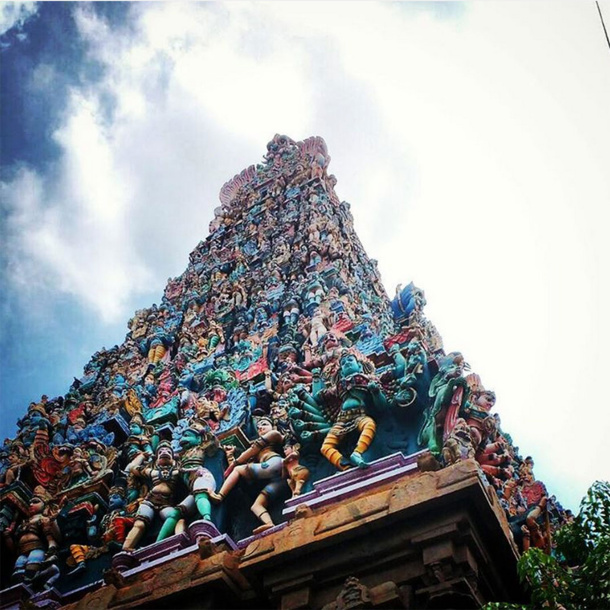 Admirez le temple indien de Mînâkshî dont les superbes couleurs n’ont d’égal que l’immensité de l’architecture