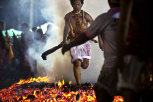 UNE FESTIVITÉ RELIGIEUSE HORS DU COMMUN : PHUKET VEGETARIAN FESTIVAL UNE FESTIVITÉ RELIGIEUSE HORS DU COMMUN : PHUKET VEGETARIAN FESTIVAL
