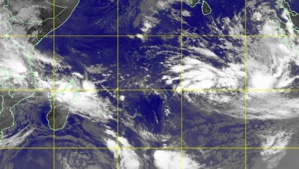 Une zone perturbée à 2 360 km de La Réunion