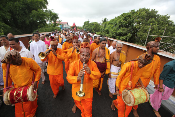 Les premières photos du Thaipusam Cavadee 2016 de St-André (Réunion)